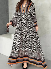 Contrast color V-neck long sleeve printed dress