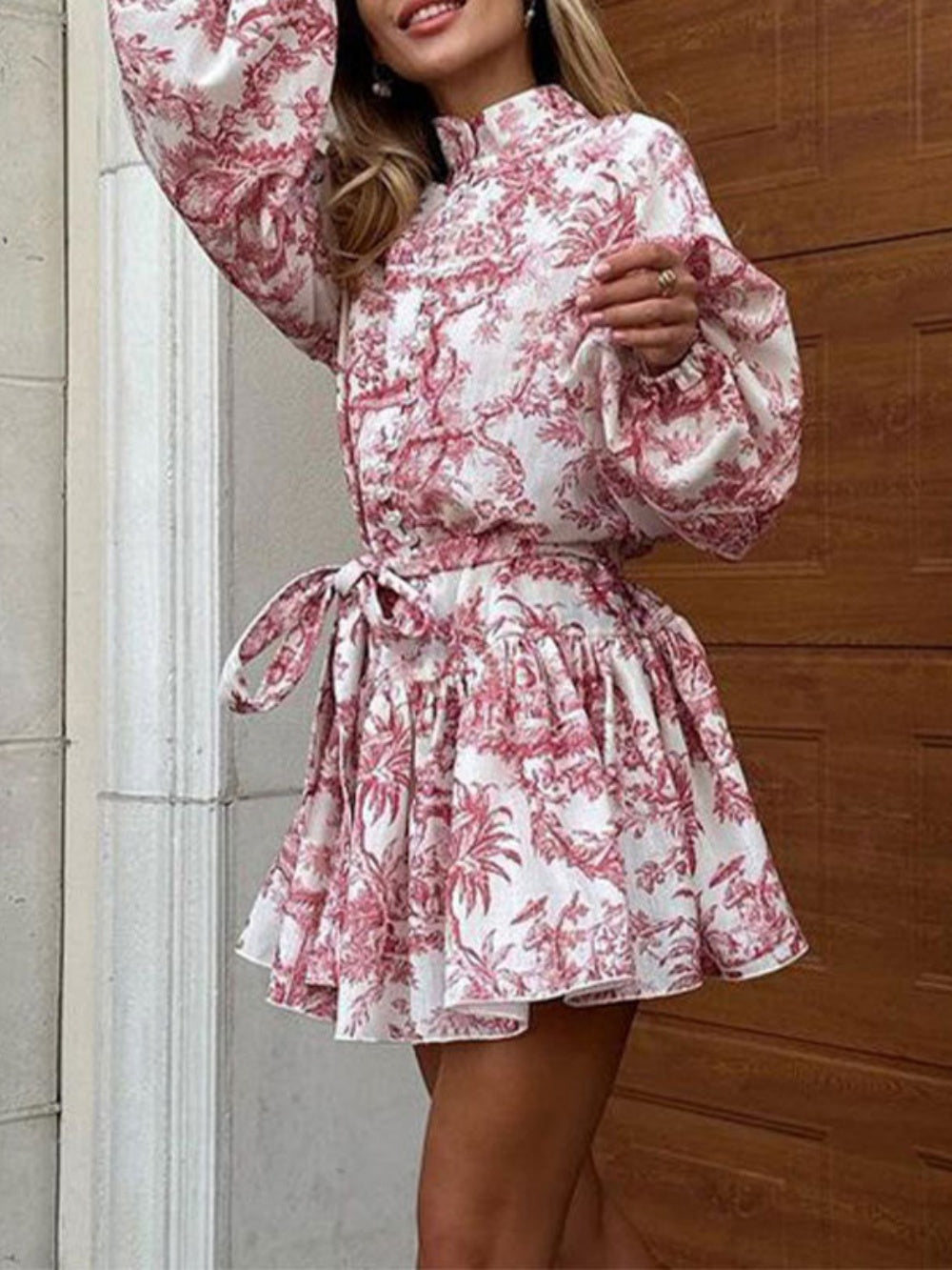 Elegant long-sleeved tie-neck printed dress